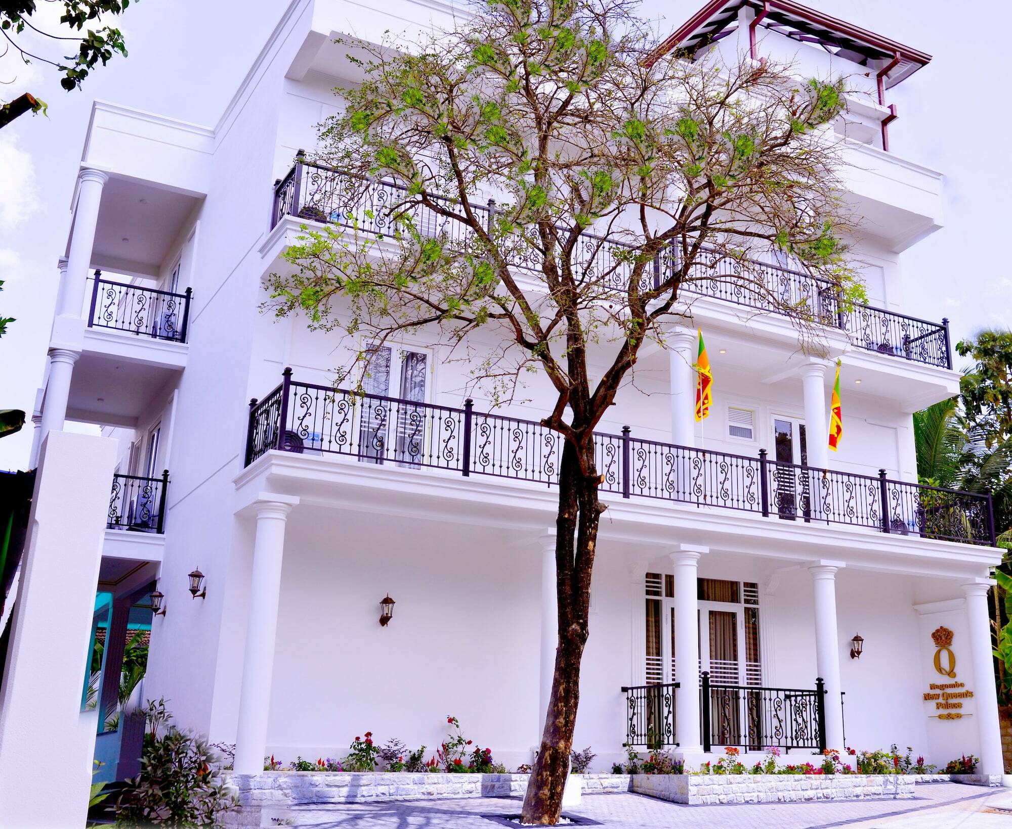 Negombo New Queen'S Palace Exterior photo